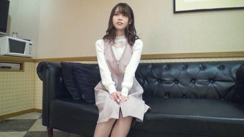 yesjav.top- SIRO-3701 【初撮り】ネットでAV応募→AV体験撮影 924 彼氏と別れて傷心中の美少女がAV初出演！手マンで『ごめんなさぃいい！』とビシャビシャ潮吹き！寝バックで痙攣絶頂しちゃうムッツリスケベ娘♪