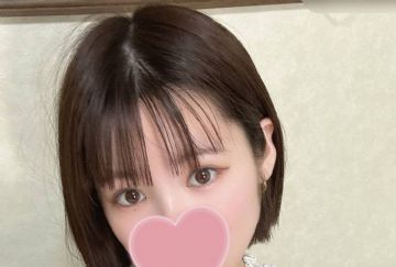 FC2-PPV-4904990 【完全素人&初撮り】可愛くて恥ずかしがり屋の初々しい19歳！押しに弱く流れのまま人生初中出しハメ♡特典有り